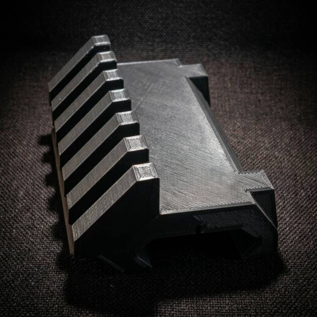 Picatinny 45 fokos sín adapter